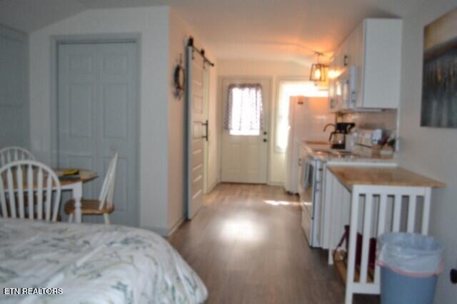 450 Cedar Hill Road Celina, TN 38551 - Photo 45 of 60 Unit 3- Upper Unit- Hall Way #4
