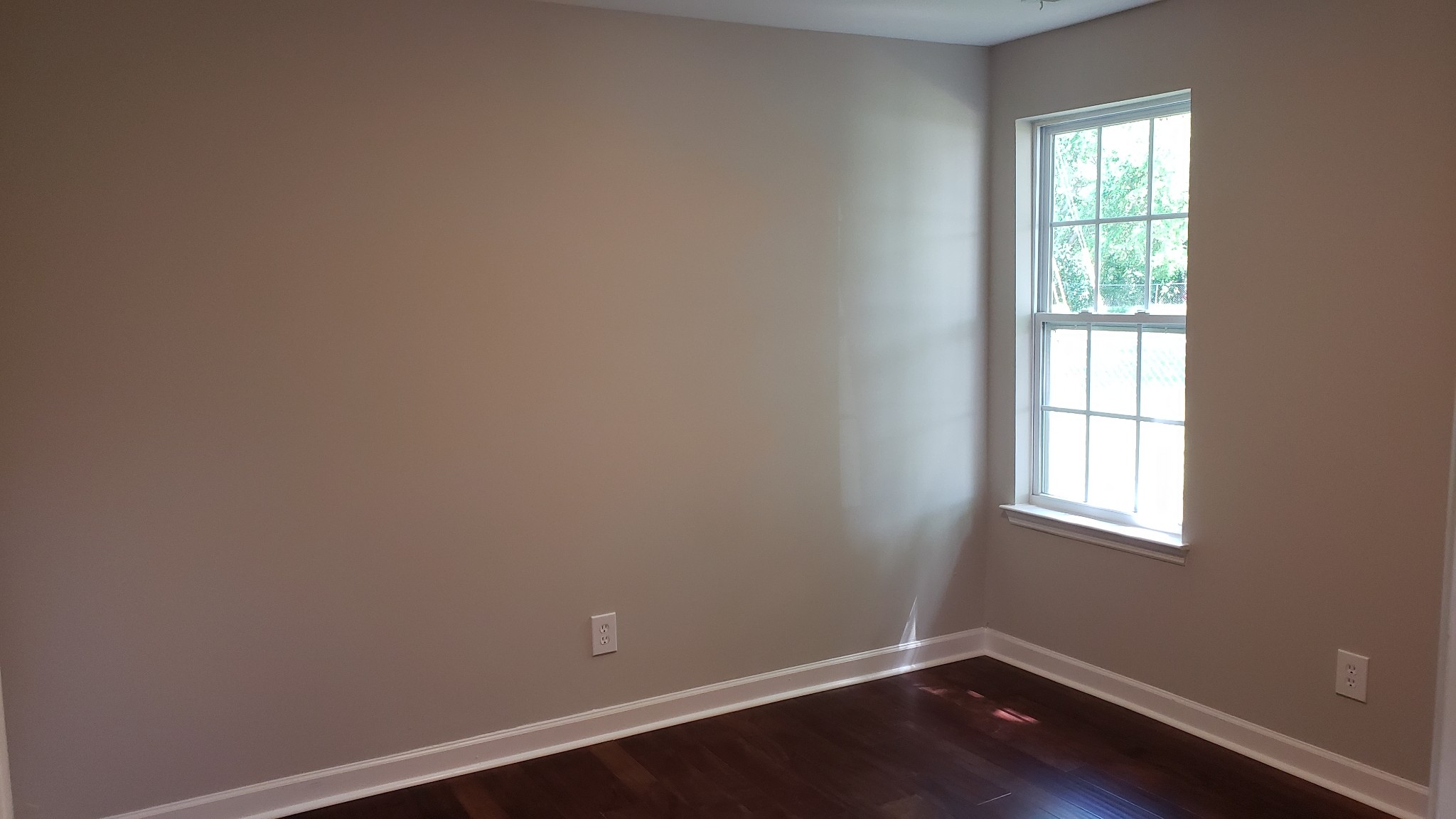 1103 Hickory Ridge Road Lebanon, TN 37087 - Photo 8 of 9 an empty room with a window