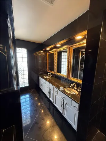 $2,595 | 12513 Burninglog Lane, Dallas, TX 75243