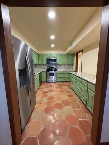 $2,595 | 12513 Burninglog Lane, Dallas, TX 75243