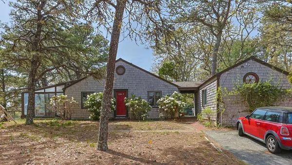$1,645,000 | 2 Brettwood Road, Harwich, MA 02645