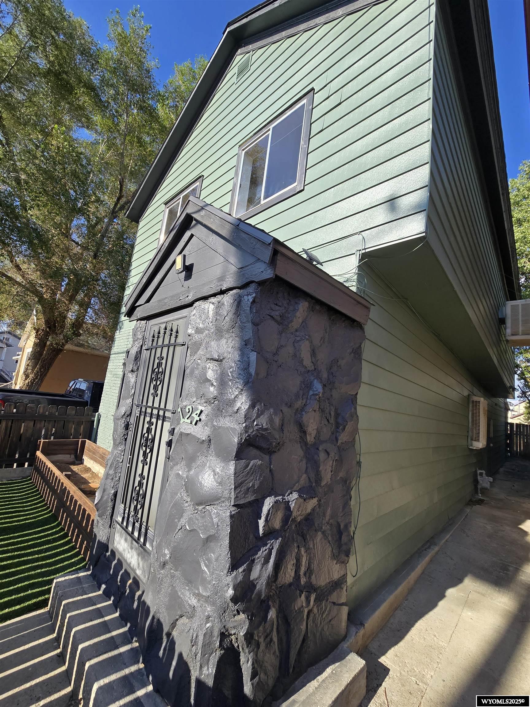 124 L Street Rock Springs, WY 82901 - Photo 2 of 40