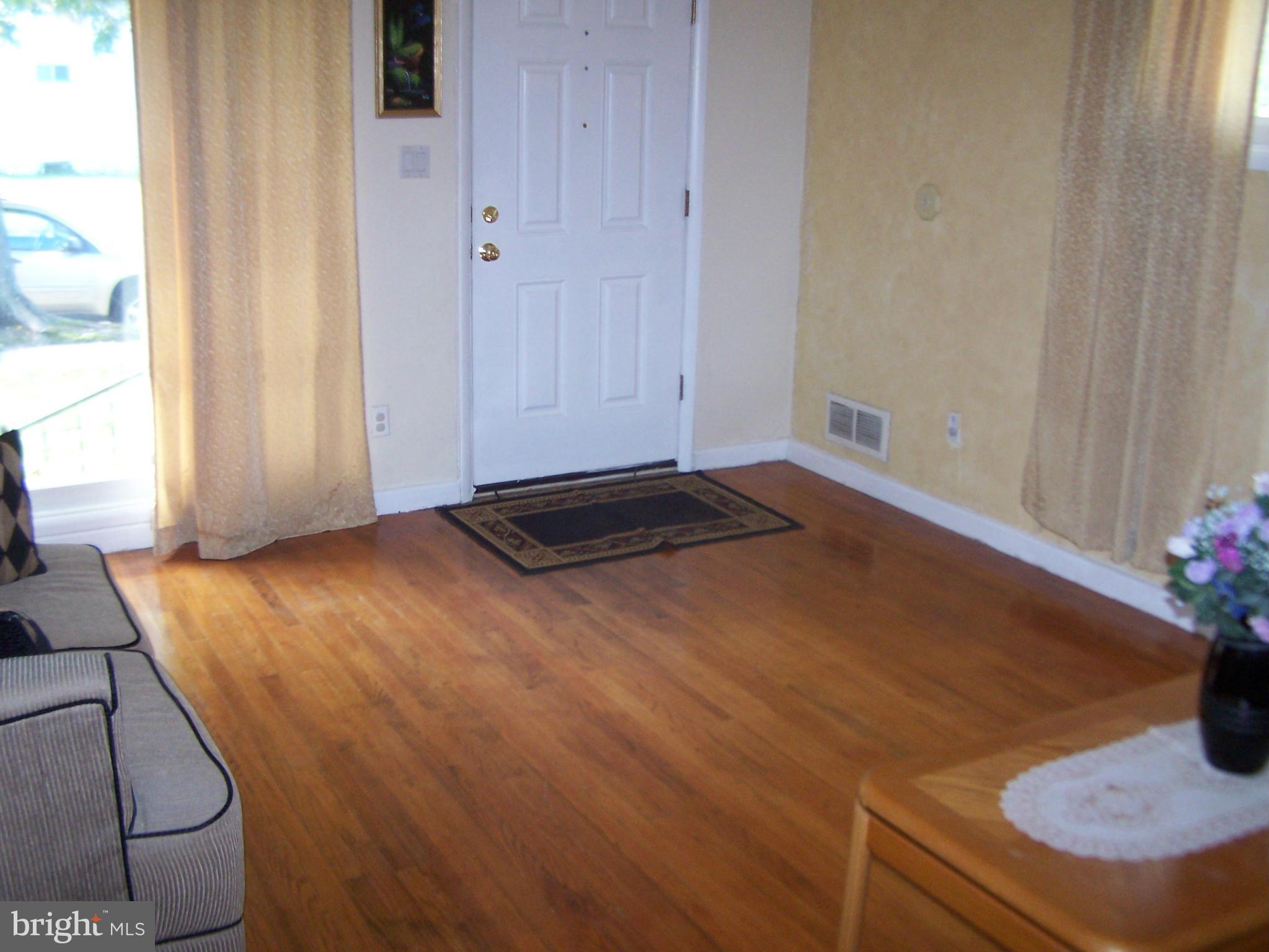 7502 Marston Road Baltimore, MD 21207 - Photo 4 of 13 Living Room