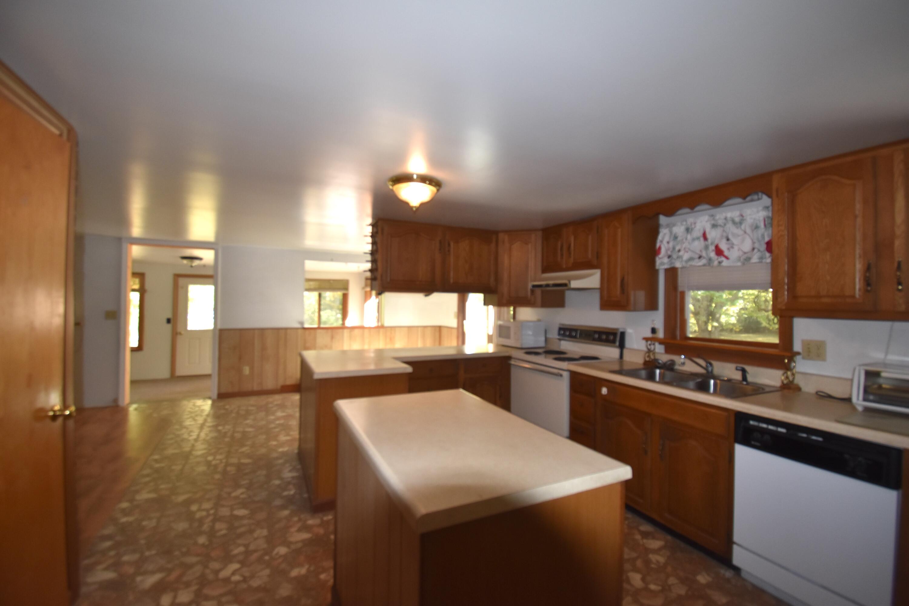 87 Mountain Road St. Albans, ME 04971 - Photo 16 of 25 kitchen