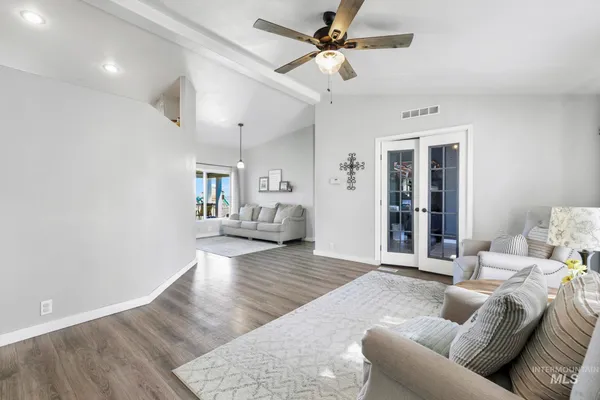 $499,000 | 26 East Huyser Drive, Shoshone, ID 83352