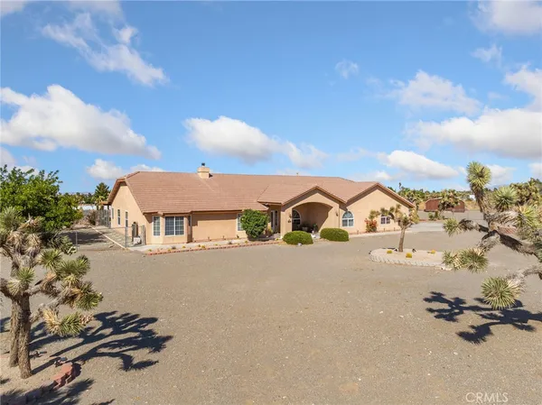 $620,000 | 11025 El Esteban Road, Phelan, CA 92371