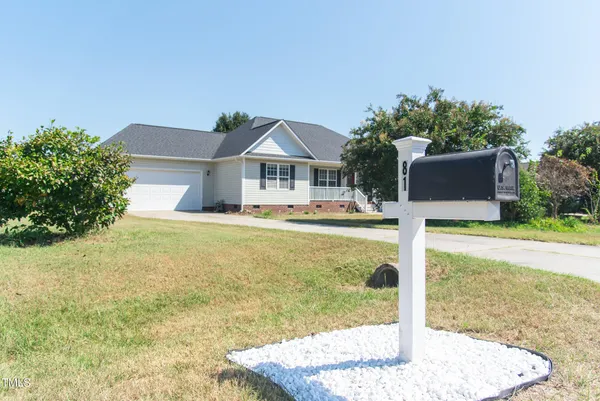 $300,000 | 208 Beasley Estates Drive, Benson, NC 27504