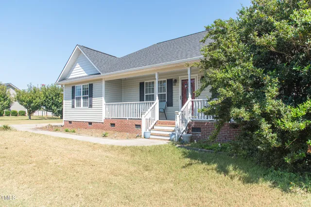 a house view with a outdoor space