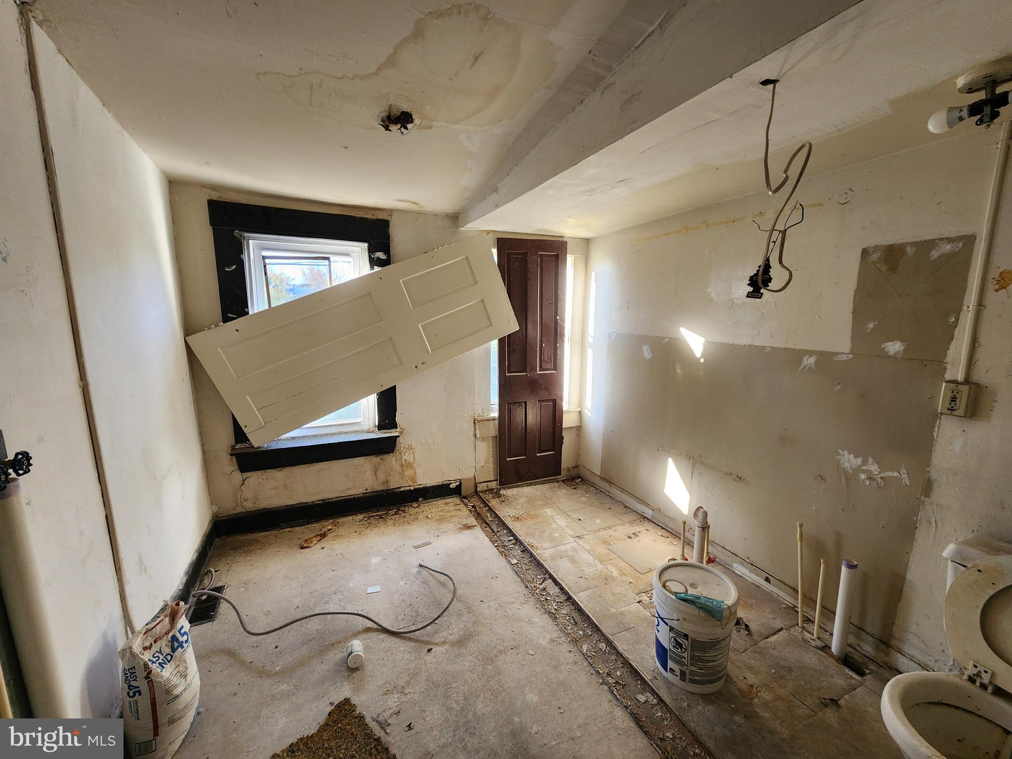 1719 Baker Street Baltimore, MD 21217 - Photo 11 of 16 a view of a room with gym equipment