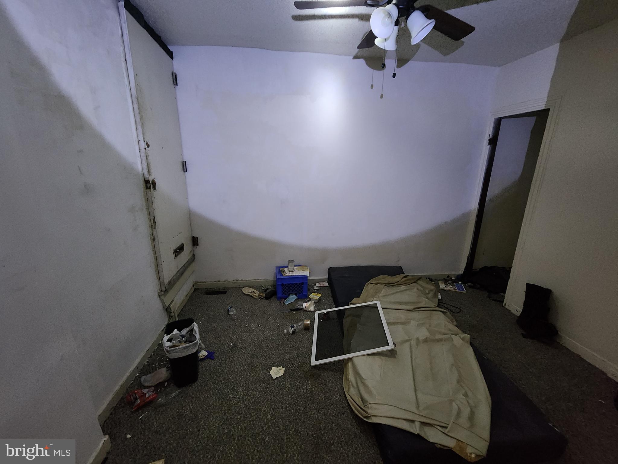 1719 Baker Street Baltimore, MD 21217 - Photo 13 of 16 a room with gym equipment