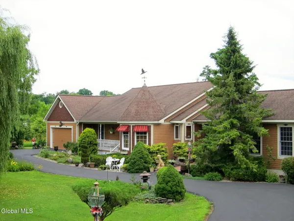 $672,500 | 625 Mc Kay Road, Amsterdam, NY 12010