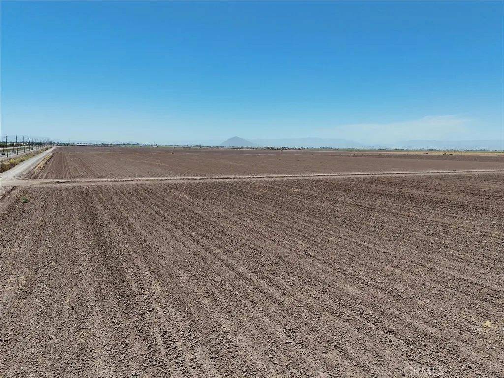 125 Wienert Road Imperial, CA 92251 - Photo 11 of 18 a view of an ocean and beach