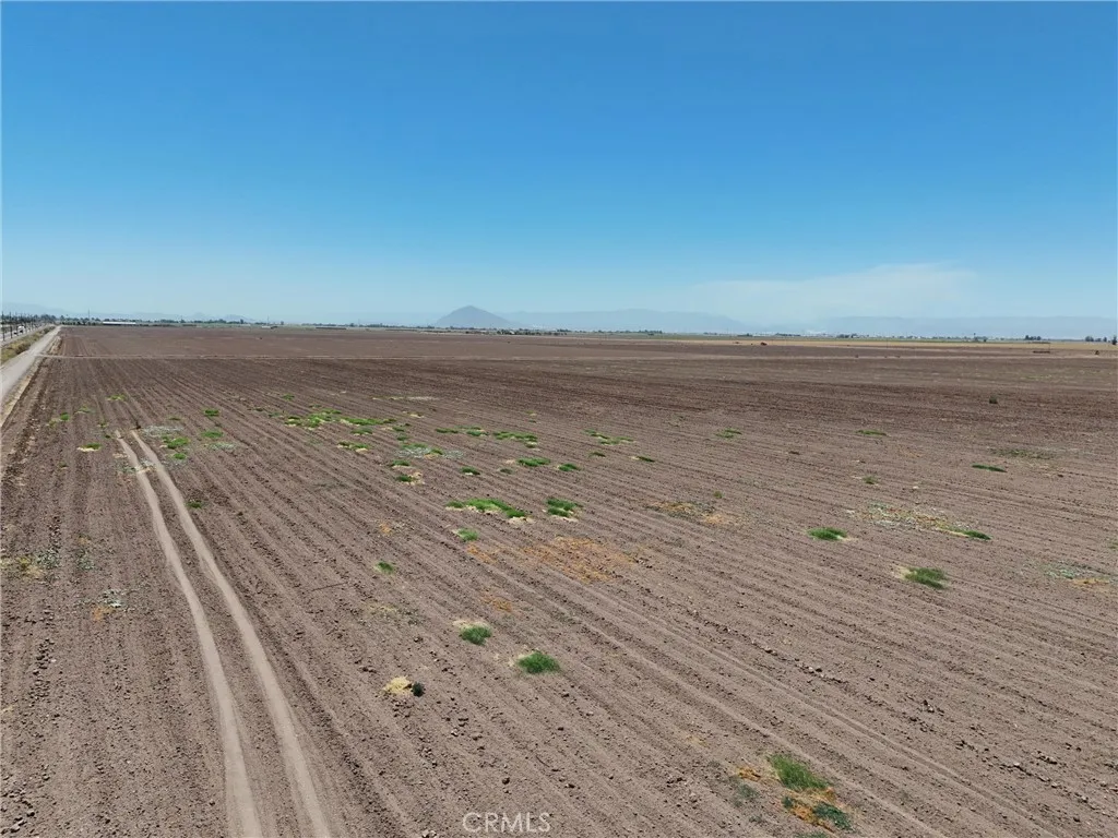 125 Wienert Road Imperial, CA 92251 - Photo 10 of 18 a view of an ocean beach and mountain