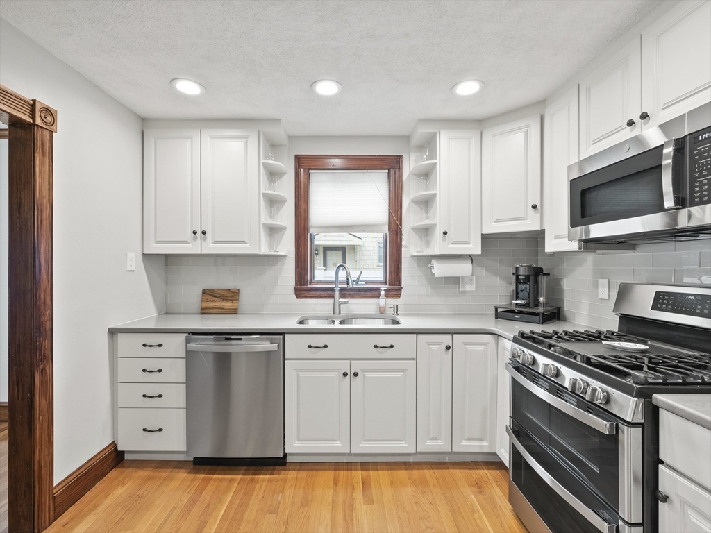 9 Lynnbrook Road Lynnfield, MA 01940 - Photo 10 of 33 Gallery Image 10