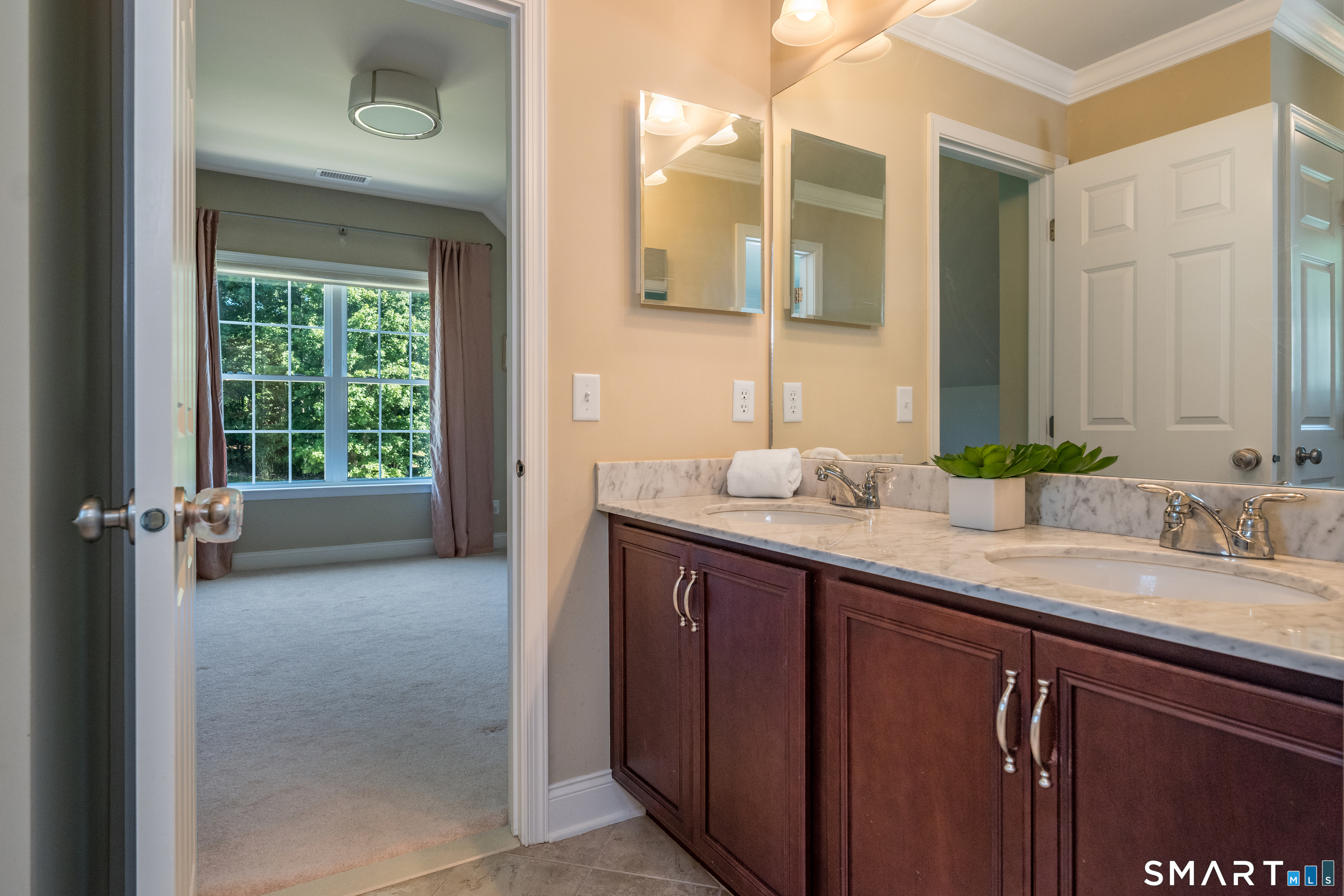 9 Weatherstone Avon, CT 06001 - Photo 27 of 40