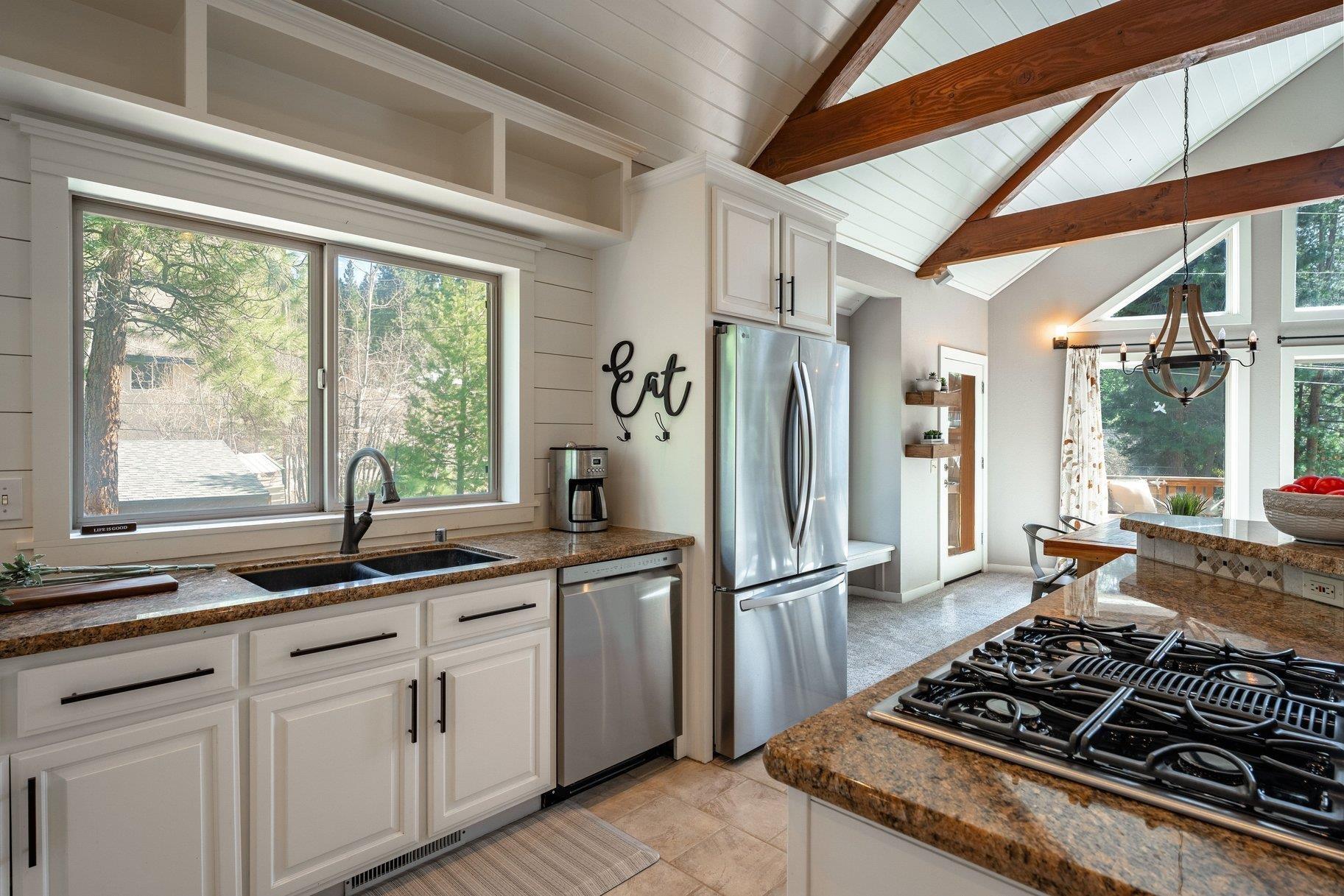 12465 Pine Forest Road Truckee, CA 96161 - Photo 12 of 28