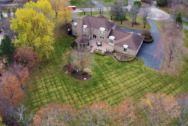592 Windsor Circle Inverness, IL 60067 - Photo 3 of 25