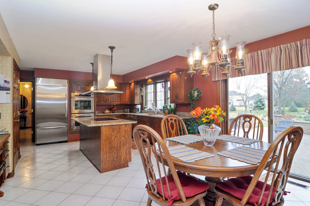 592 Windsor Circle Inverness, IL 60067 - Photo 7 of 25