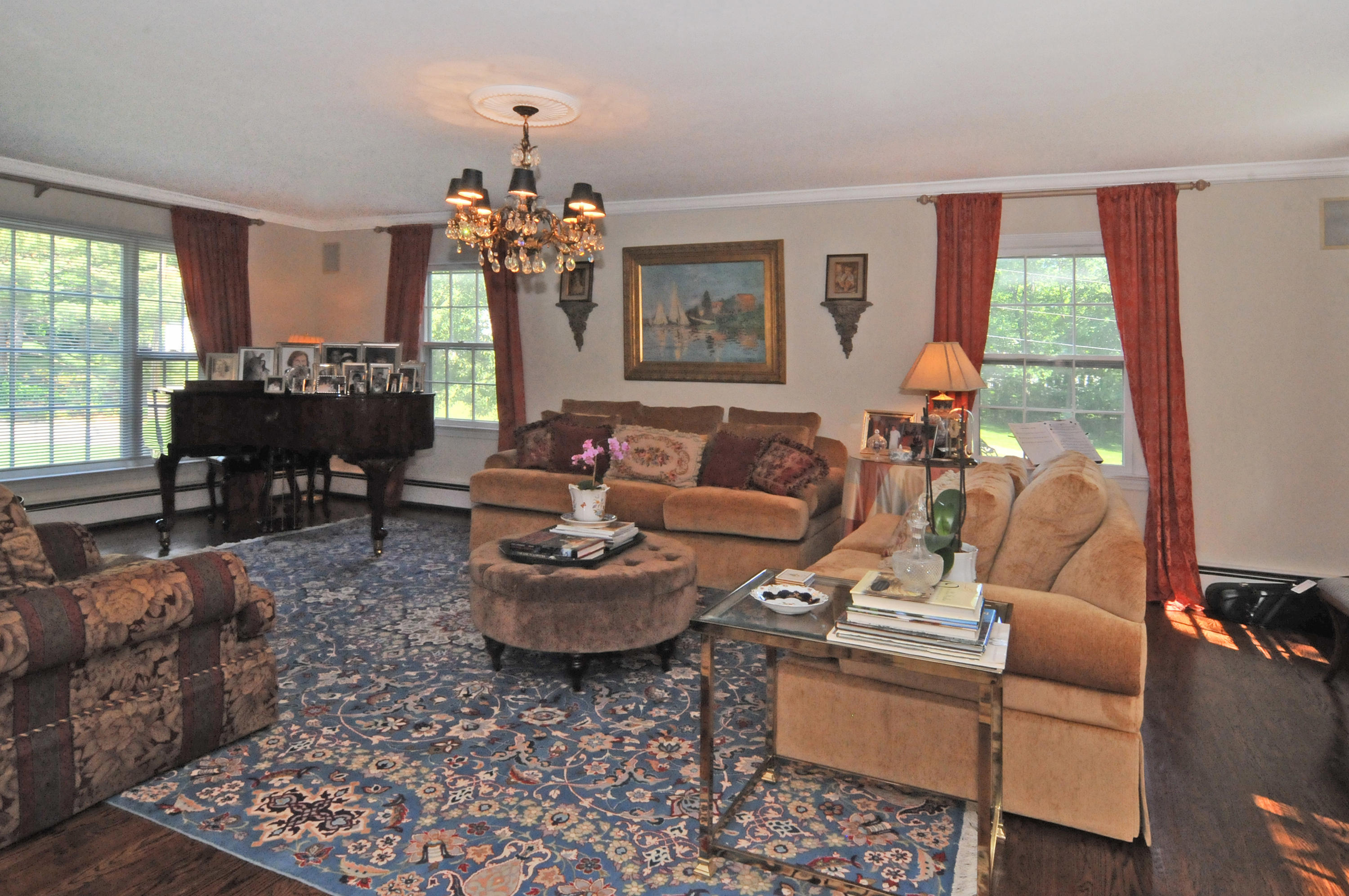 25 Princes Pine Road Norwalk, CT 06850 - Photo 12 of 29 LIVING ROOM