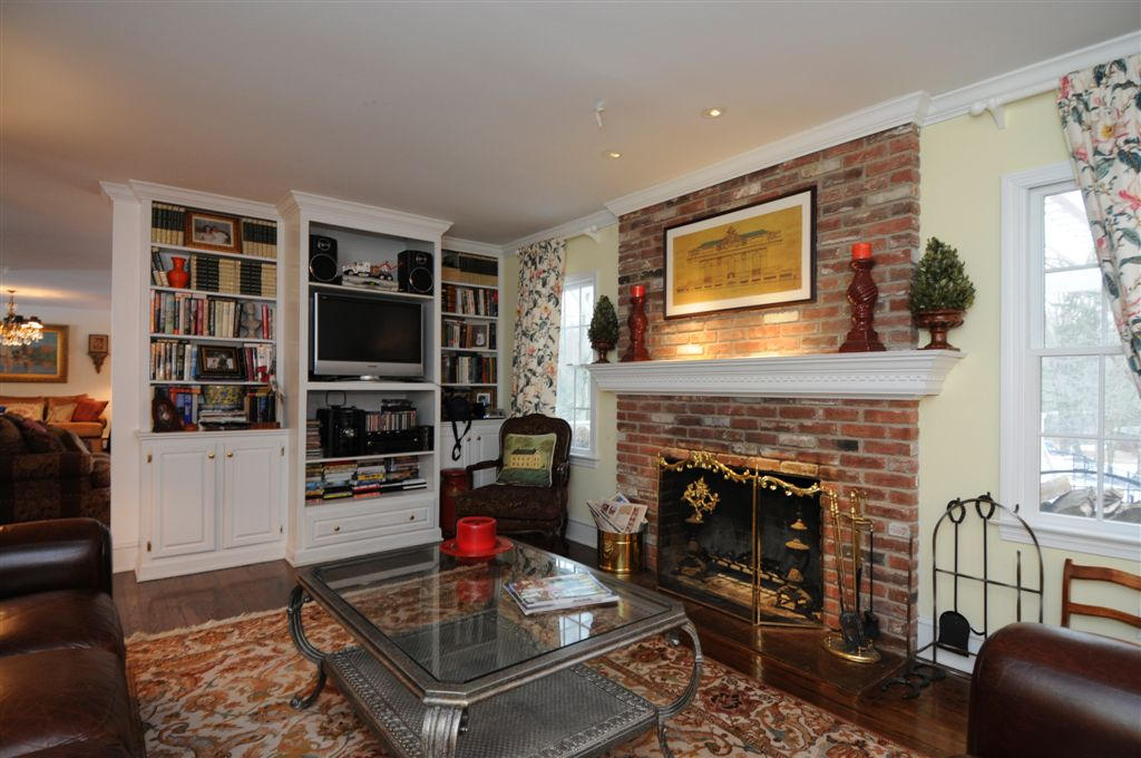 25 Princes Pine Road Norwalk, CT 06850 - Photo 22 of 29 FAMILY ROOM/BUILT-INS