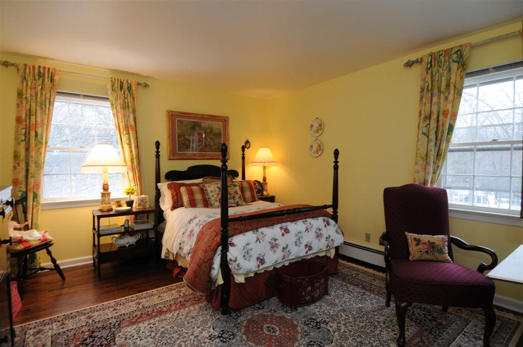 25 Princes Pine Road Norwalk, CT 06850 - Photo 24 of 29 BEDROOM