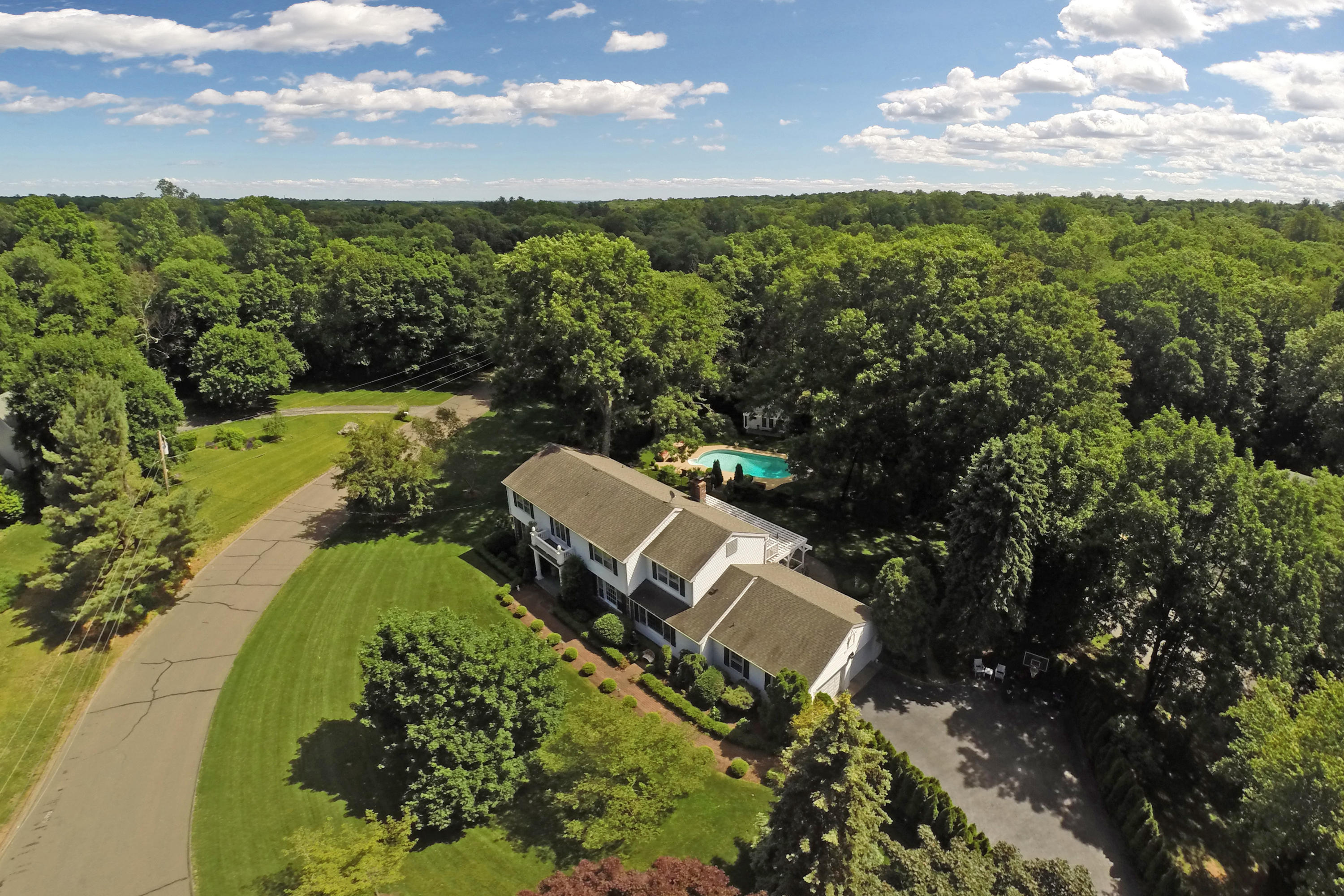 25 Princes Pine Road Norwalk, CT 06850 - Photo 4 of 29 Gallery Image 4