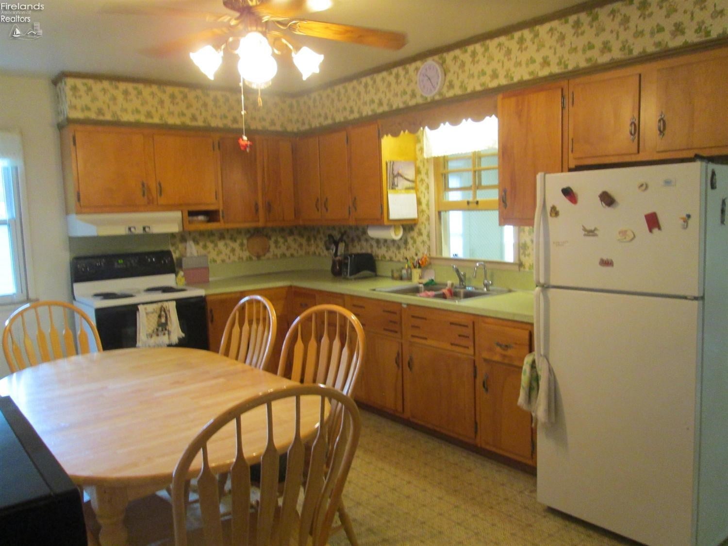 1116 Buchman Road Fremont, OH 43420 - Photo 4 of 10 Gallery Image 4