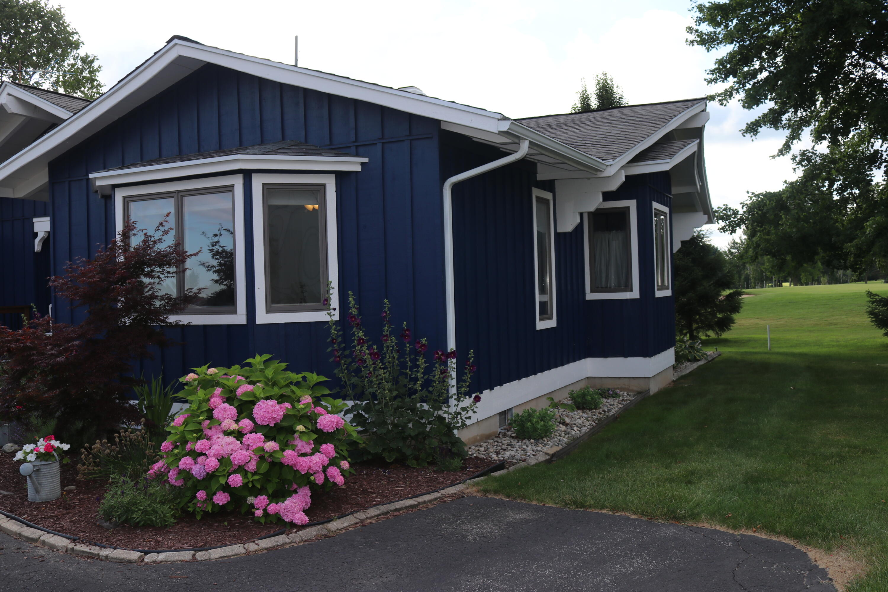 203 Baden Place Fremont, MI 49412 - Photo 4 of 30 IMG_1729