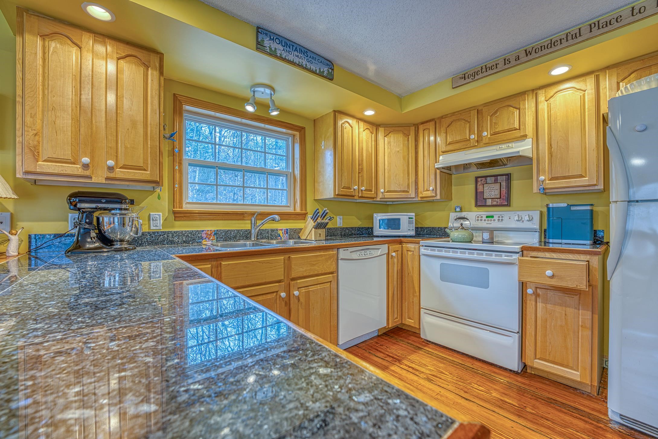 112 Bell Road Plymouth, NH 03264 - Photo 4 of 24