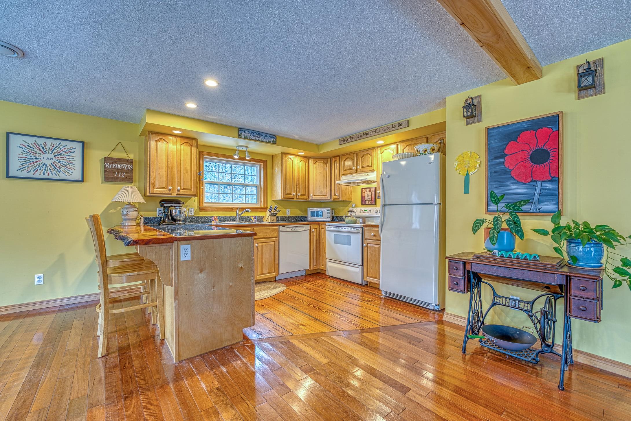 112 Bell Road Plymouth, NH 03264 - Photo 5 of 24