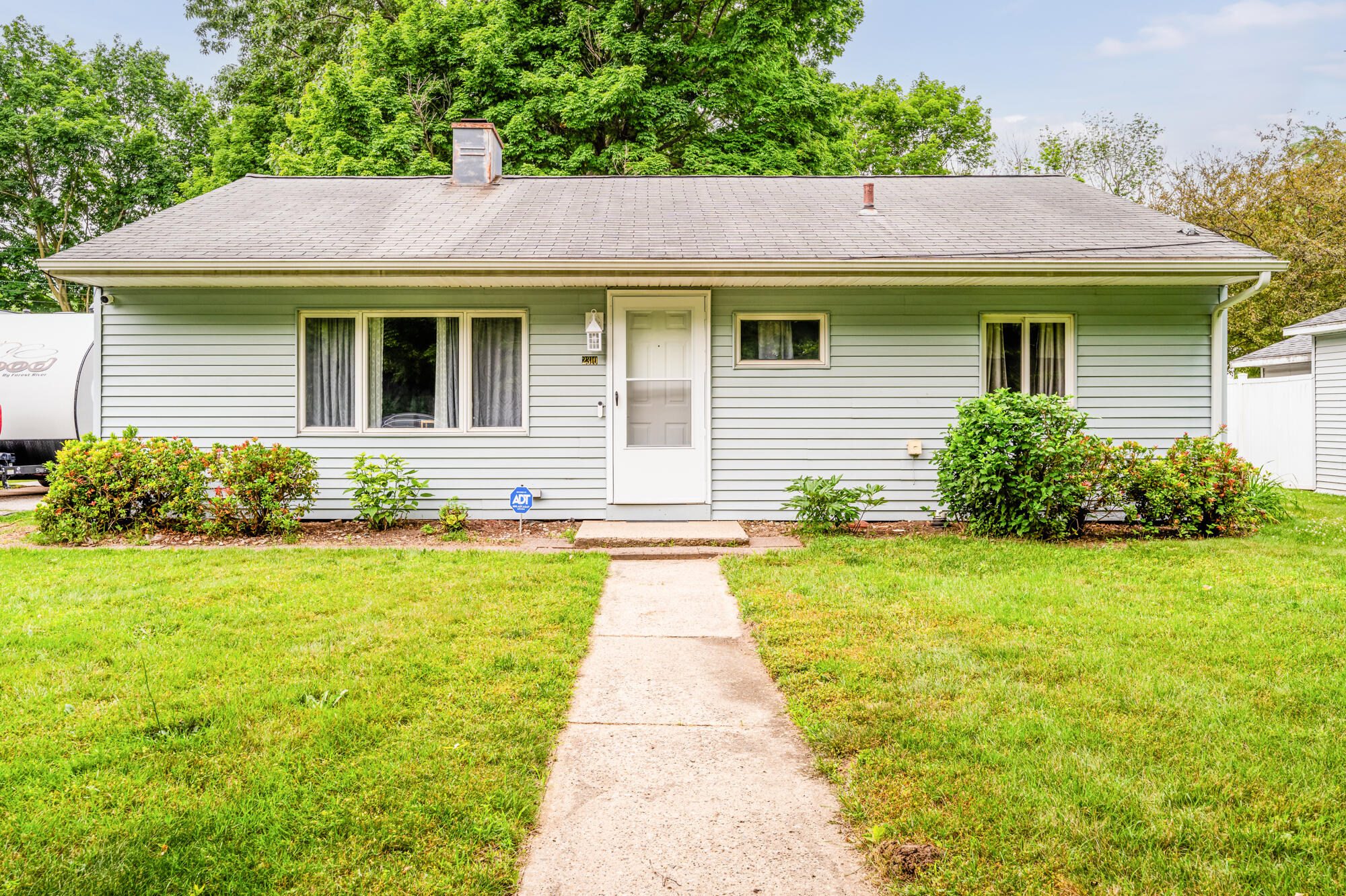 2310 Virginia Road Benton Harbor, MI 49022 - Photo 3 of 20 Virginia-103