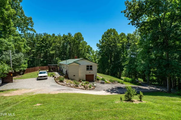 $575,000 | 542 Rainbow Road, Mountain City, TN 37683