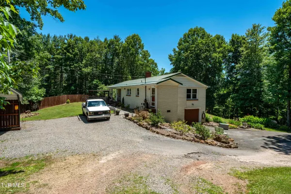 $575,000 | 542 Rainbow Road, Mountain City, TN 37683