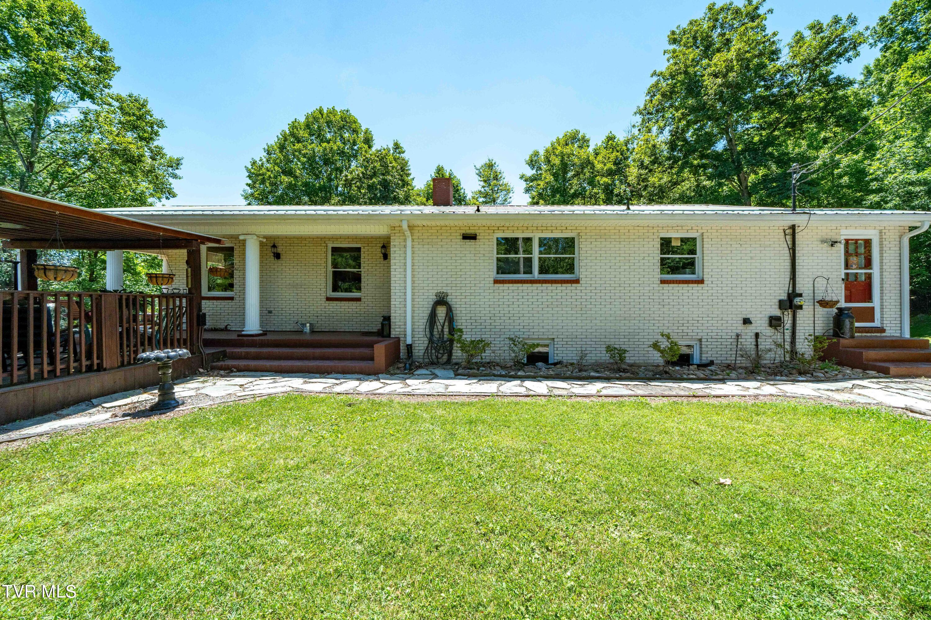 542 Rainbow Road Mountain City, TN 37683 - Photo 17 of 87 542 Rainbow Road (32 of 88)