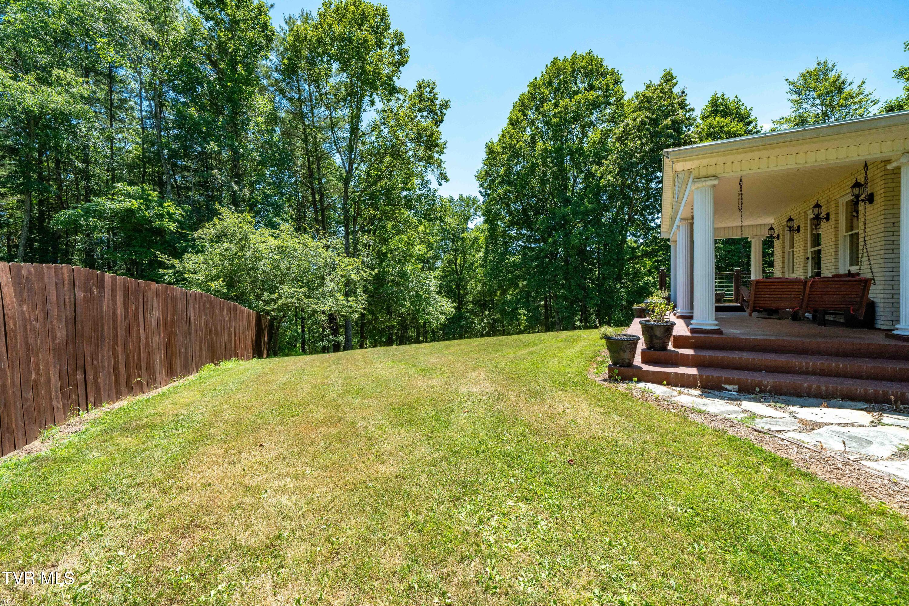 542 Rainbow Road Mountain City, TN 37683 - Photo 18 of 87 542 Rainbow Road (33 of 88)