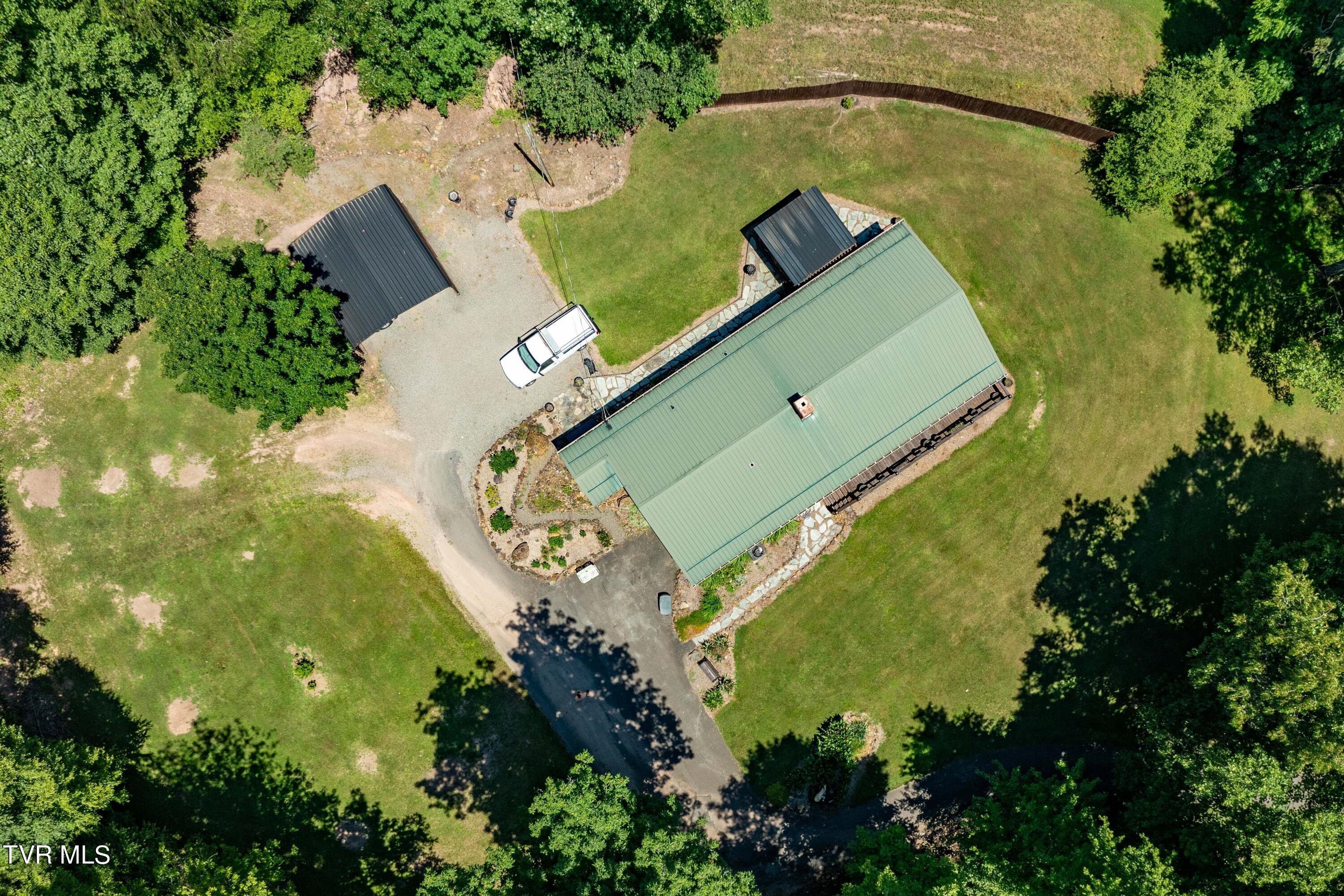 542 Rainbow Road Mountain City, TN 37683 - Photo 2 of 87 542 Rainbow Road (16 of 88)