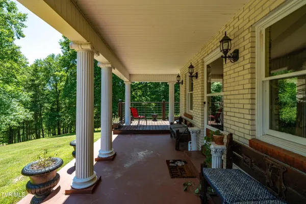 $575,000 | 542 Rainbow Road, Mountain City, TN 37683