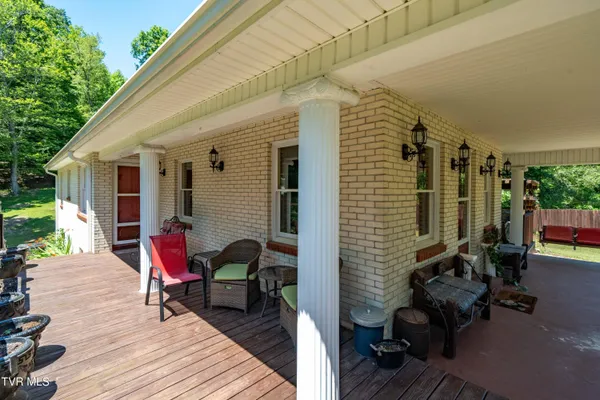 $575,000 | 542 Rainbow Road, Mountain City, TN 37683