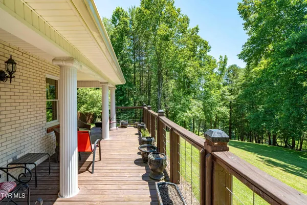 $575,000 | 542 Rainbow Road, Mountain City, TN 37683