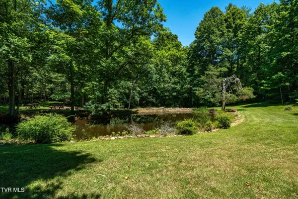 $575,000 | 542 Rainbow Road, Mountain City, TN 37683