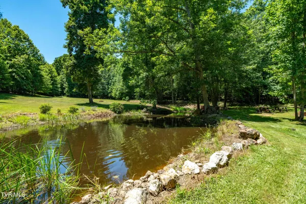 $575,000 | 542 Rainbow Road, Mountain City, TN 37683