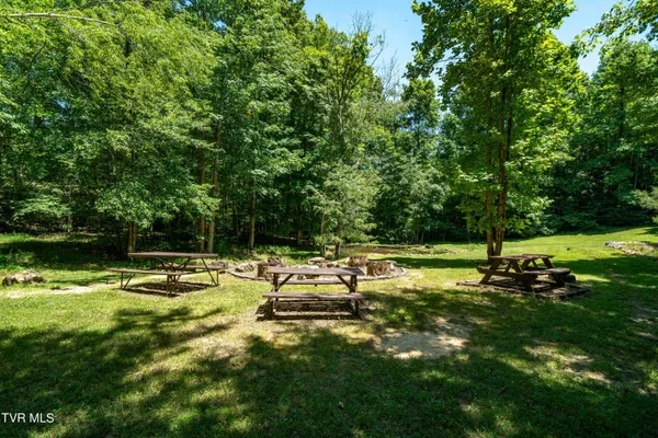 $575,000 | 542 Rainbow Road, Mountain City, TN 37683