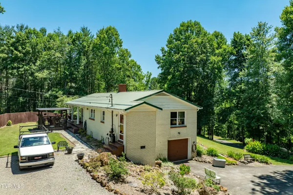 $575,000 | 542 Rainbow Road, Mountain City, TN 37683