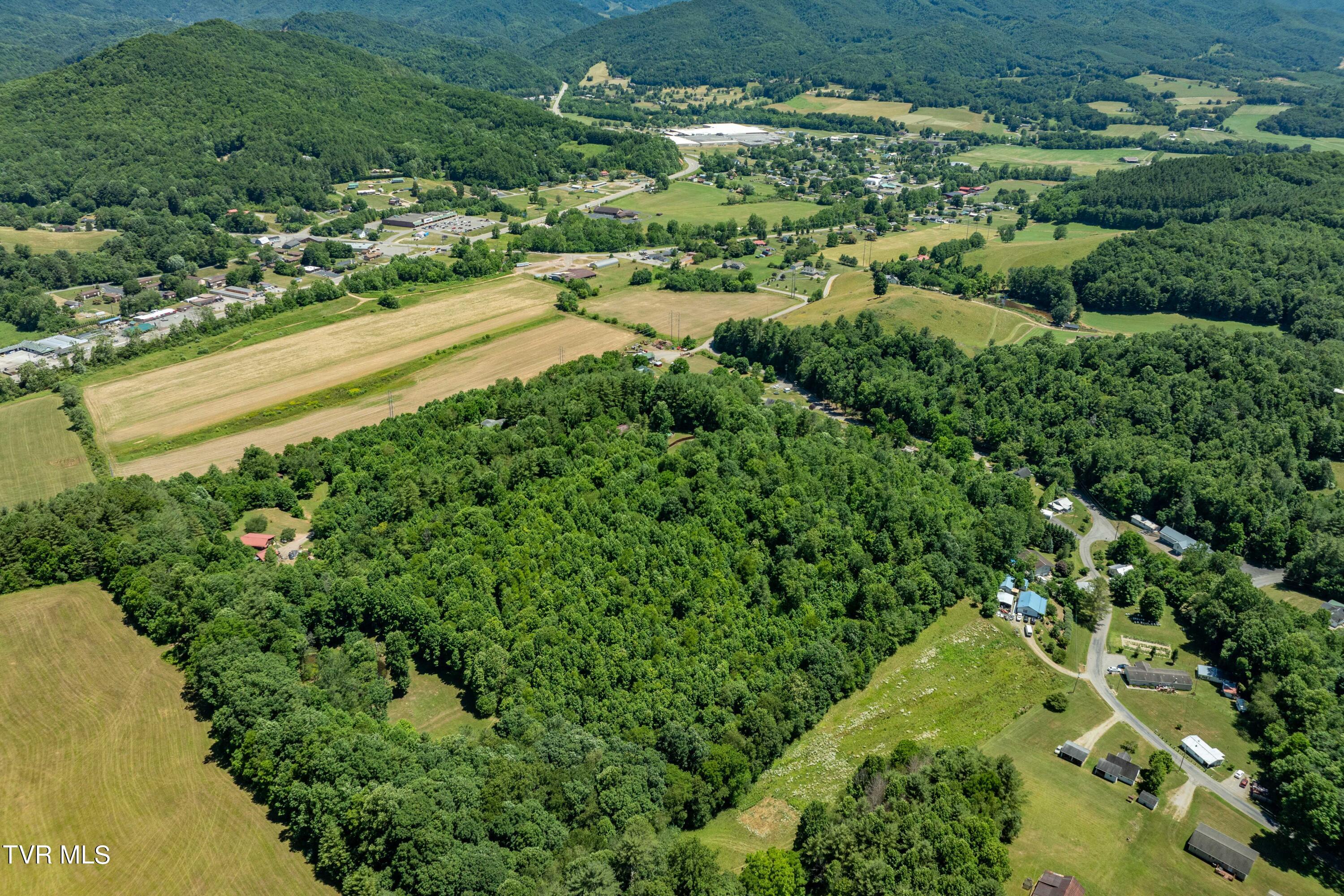 542 Rainbow Road Mountain City, TN 37683 - Photo 78 of 87 542 Rainbow Road (6 of 88)