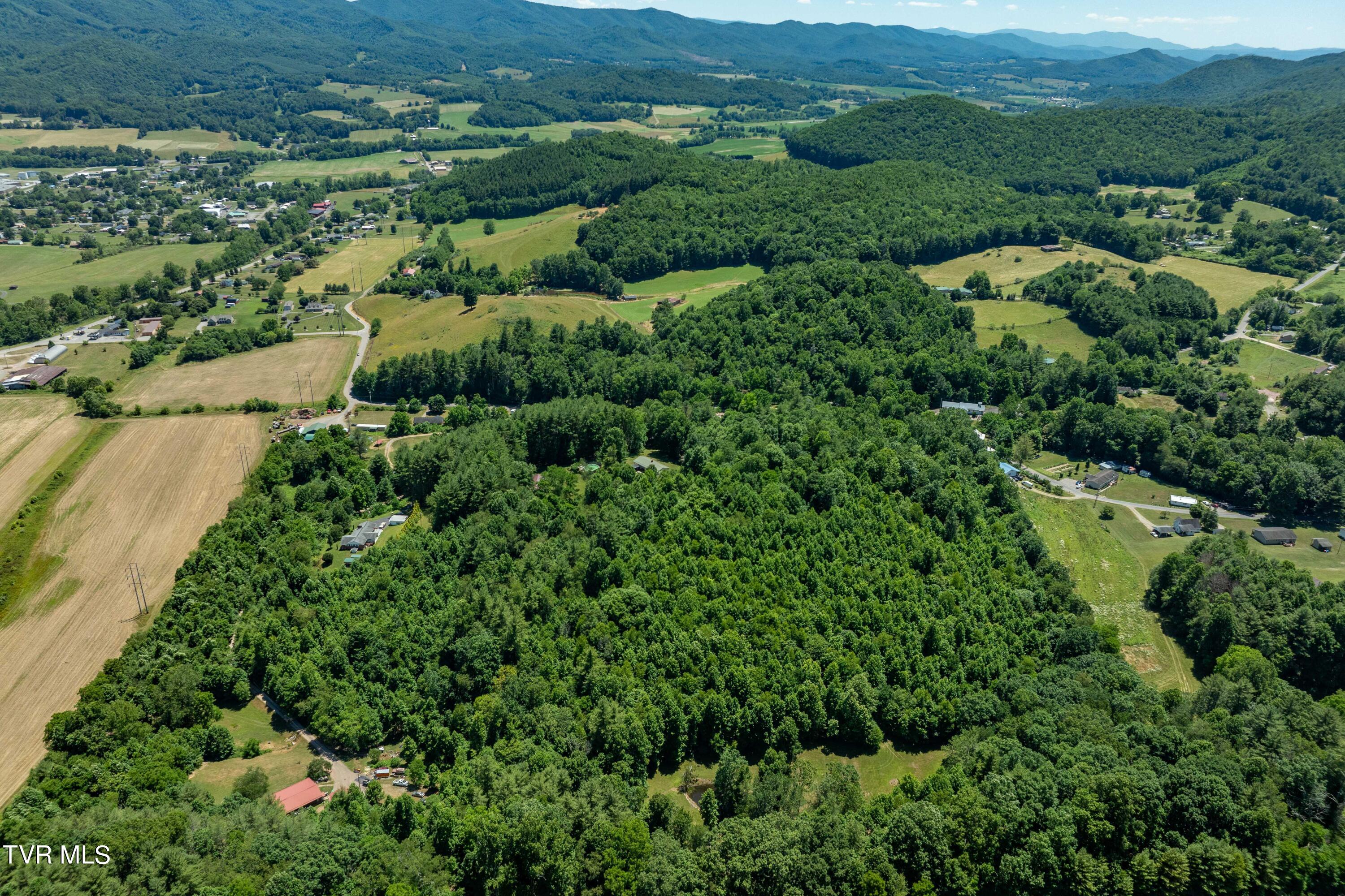 542 Rainbow Road Mountain City, TN 37683 - Photo 81 of 87 542 Rainbow Road (9 of 88)