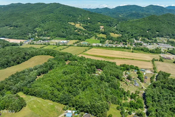 $575,000 | 542 Rainbow Road, Mountain City, TN 37683