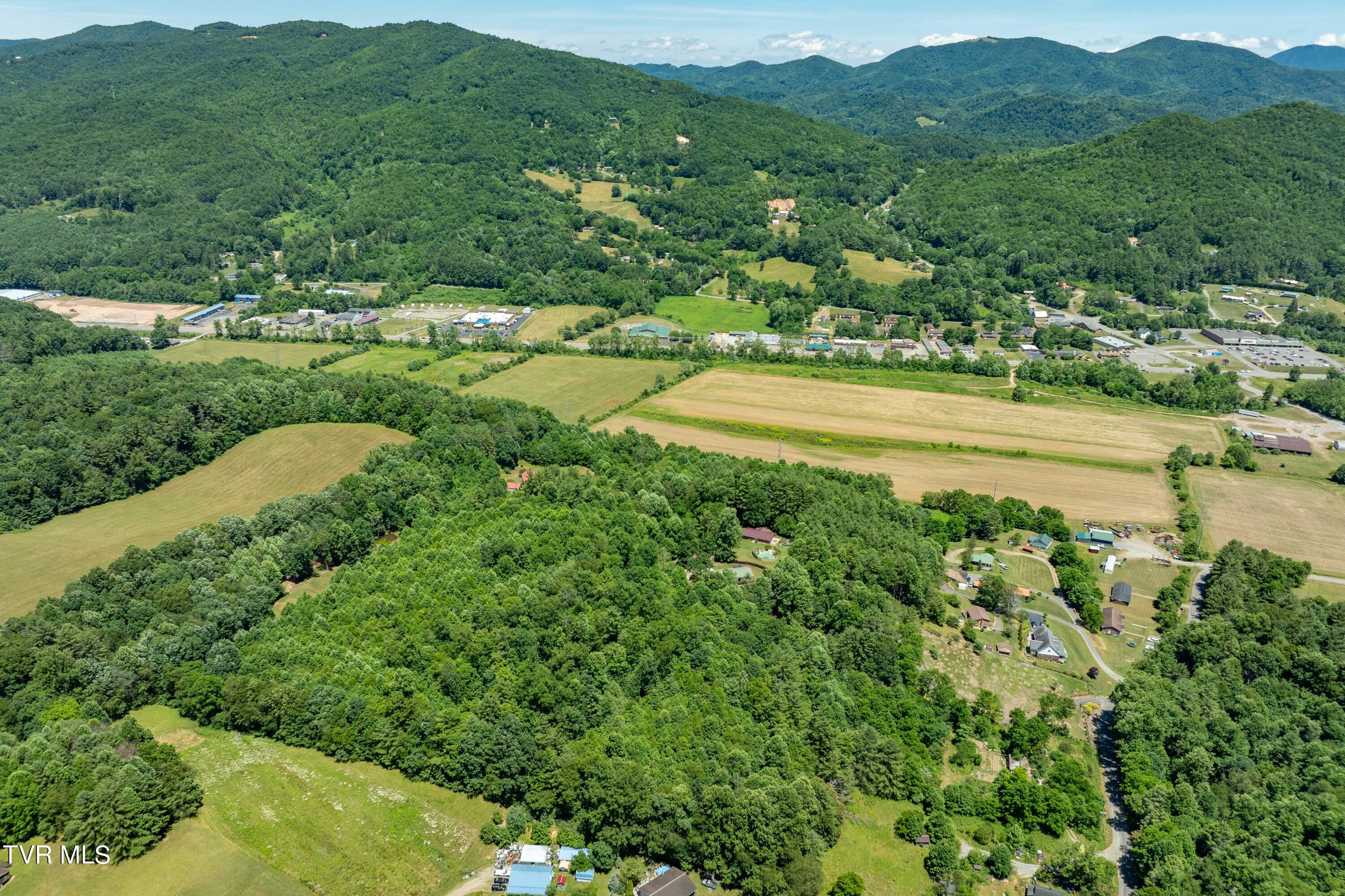 542 Rainbow Road Mountain City, TN 37683 - Photo 84 of 87 542 Rainbow Road (12 of 88)