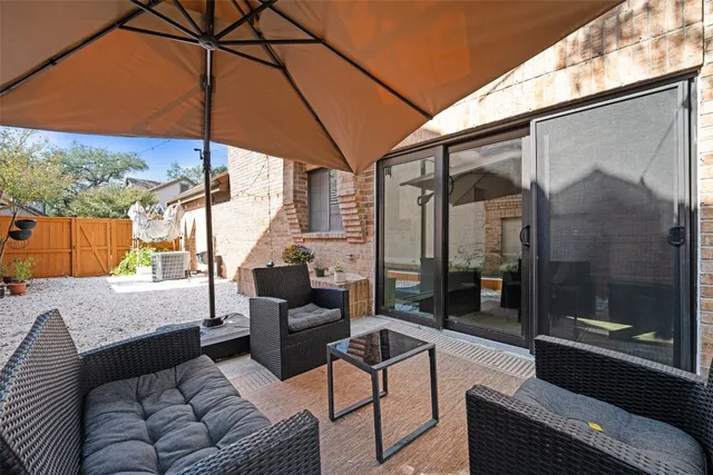 $389,000 | 11310 Spicewood Club Drive, Unit 21, Austin, TX 78750