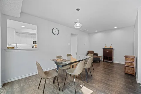 $379,000 | 11310 Spicewood Club Drive, Unit 21, Austin, TX 78750