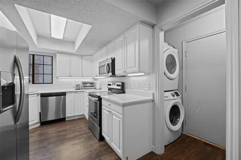 $379,000 | 11310 Spicewood Club Drive, Unit 21, Austin, TX 78750